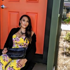 Gorgeous floral jumpsuit for summer! :) only worn once so just like new!!!!